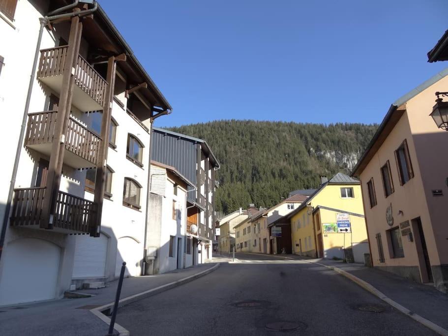 Appartement Au Coeur Du Village Avec Parking Prive Mijoux Kültér fotó