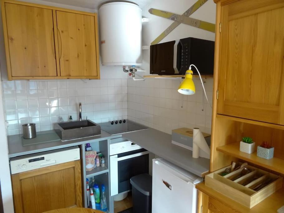 Appartement Au Coeur Du Village Avec Parking Prive Mijoux Kültér fotó
